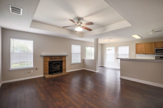 Photo - 1806 Oakmont Ln