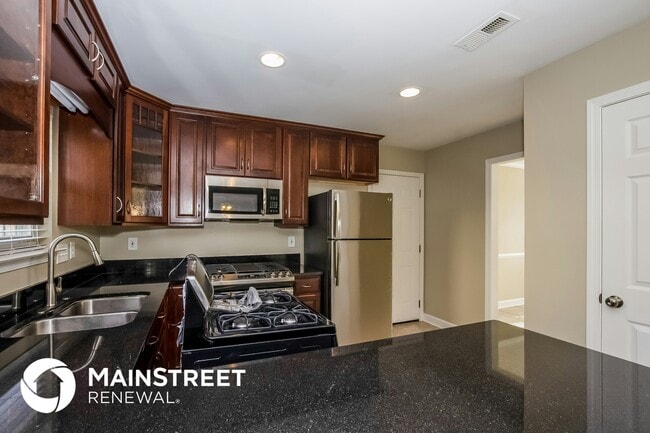 Photo - 6209 Forest Pond Dr