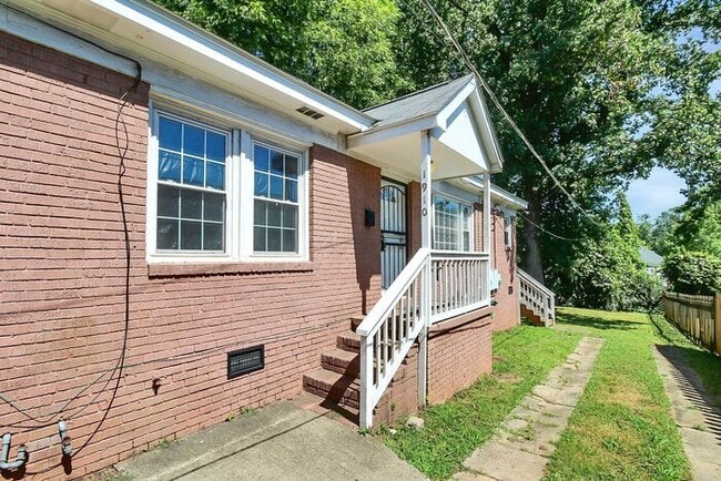 Photo - 2BD/1BA Duplex in Southend