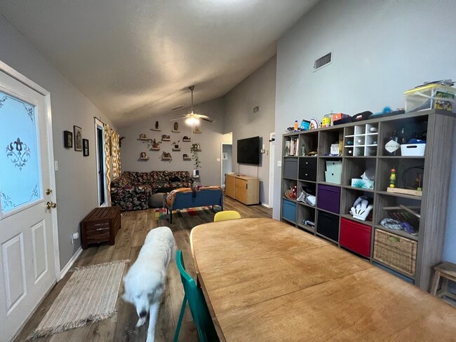 Photo - 18306 Center St