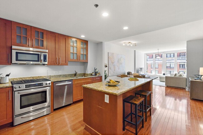 Photo - 1125 Maxwell Ln Unidad 504