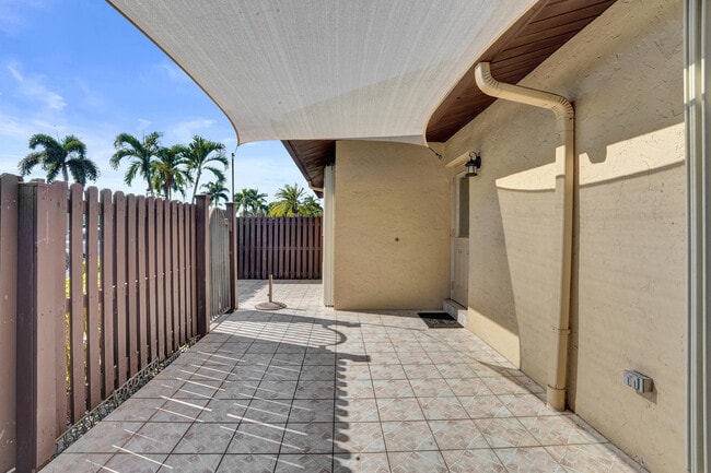 Photo - 630 Sea Pine Way Unit J