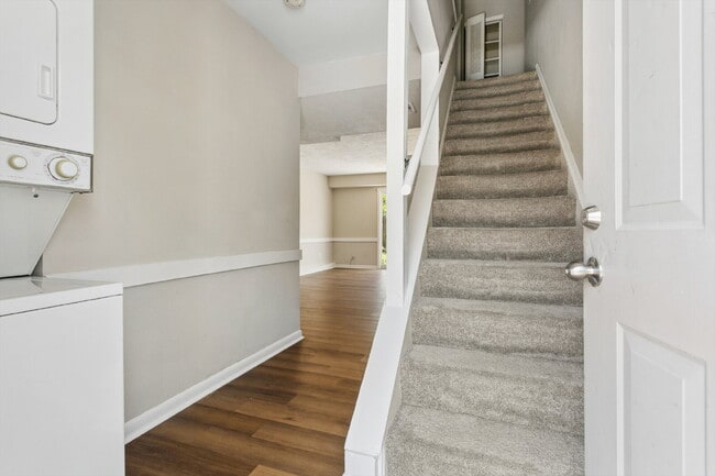 Photo - 506 Genneys Way