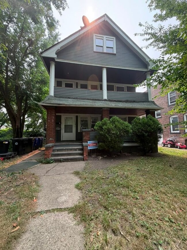 Building Photo - 1114 E 64th St Unit 3