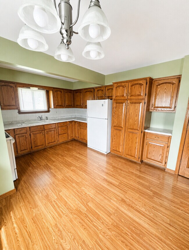 1317 N 116th St Unit 3 Beds 1.5 Baths - Lower Unit Duplex
