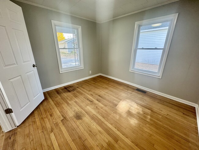 Photo - 913 N Morrison St