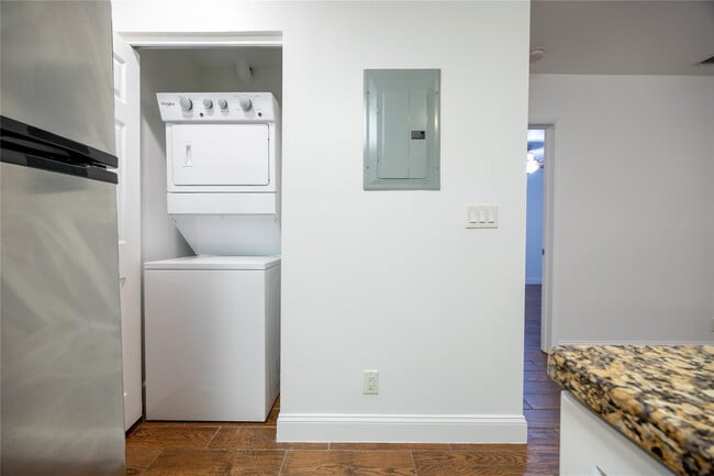 Photo - 404 SE 16th St Unit 3