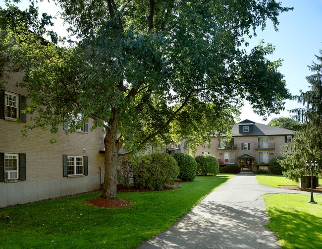 Sagamore Court