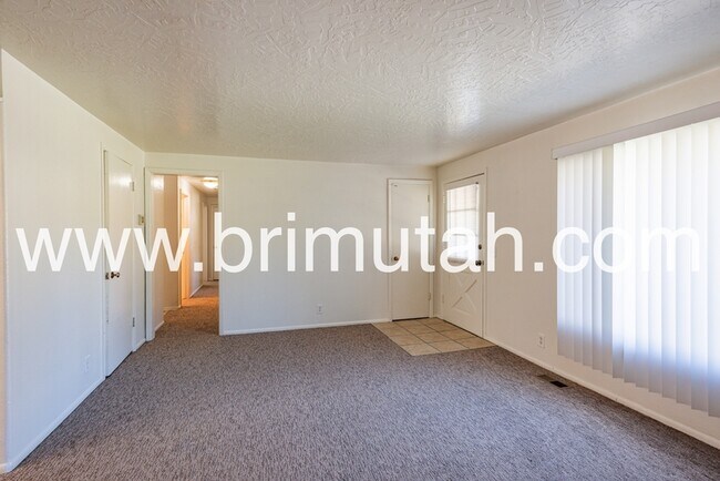 Photo - 646 E 5640 S House