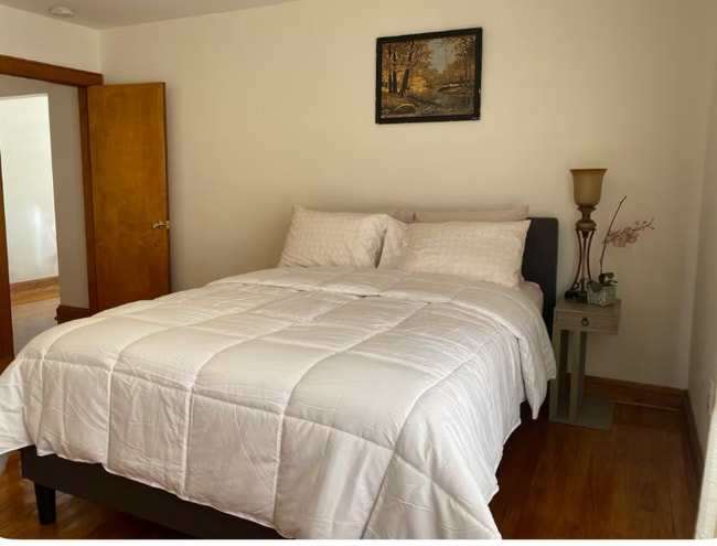 Photo - 170 White St