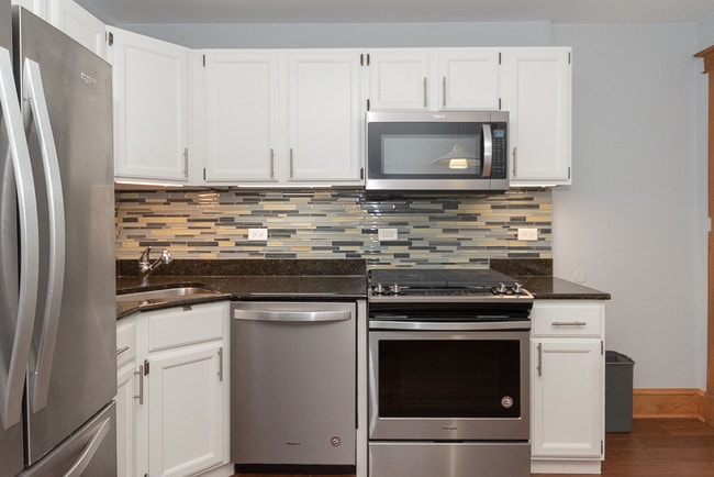 Photo - 3710 N Clark St Unit 3712 2ndfloor