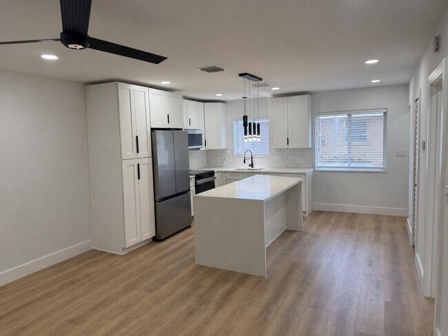 Photo - 1077 NE 34th St Unit 1