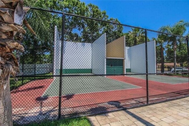 Photo - 138 Hunter Lake Dr Unidad H