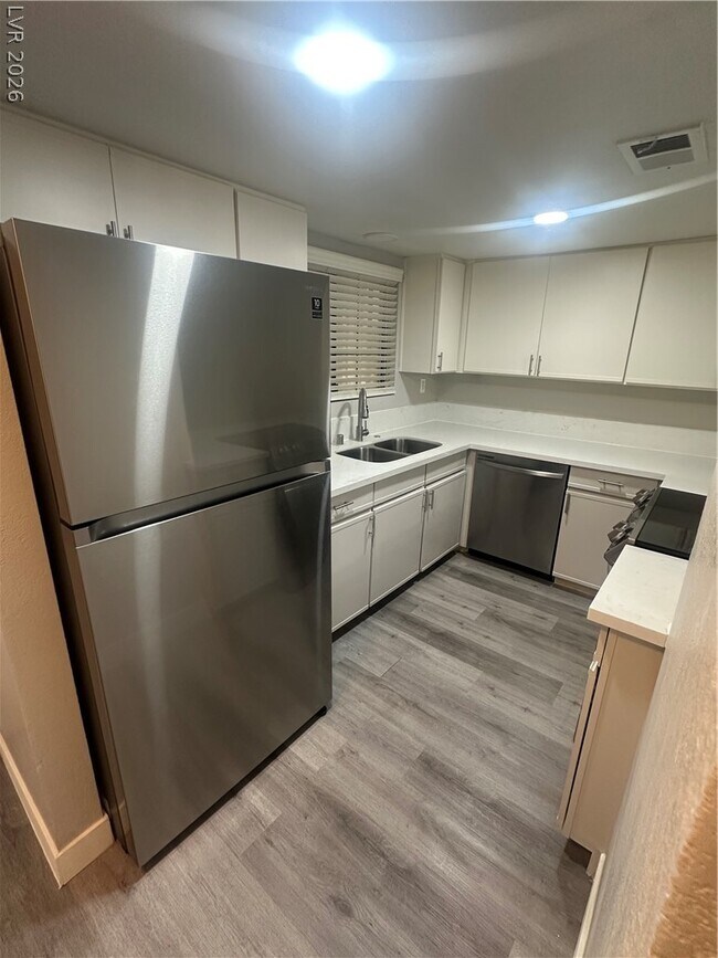 Photo - 2080 E Karen Ave Unit 1