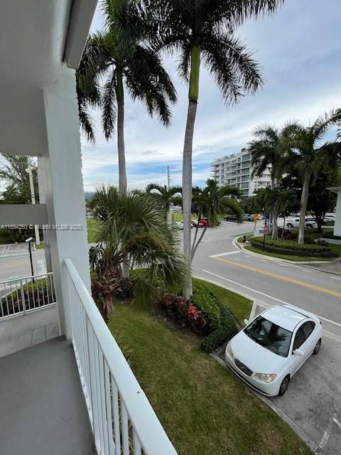 Photo - 9300 E Bay Harbor Dr Unidad 201