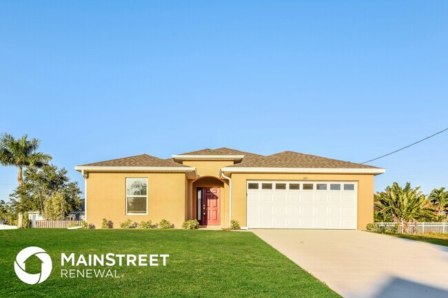 Building Photo - 1305 NE 34th Ln