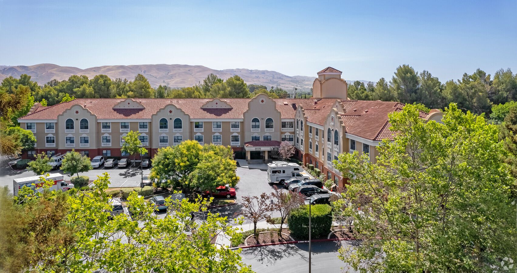Hillview Court - Hillview Court Apartments
