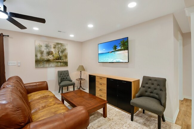 Photo - 12614 Bay Tree Way Unidad The Birch Room