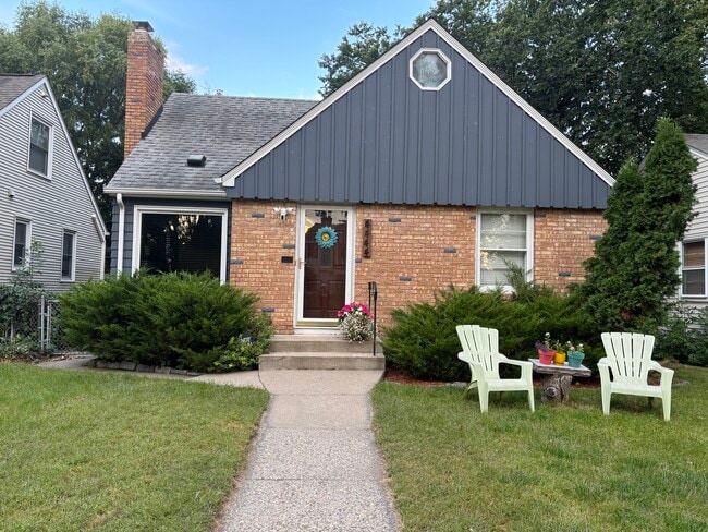 Building Photo - 4444 Cedar Ave S Rental