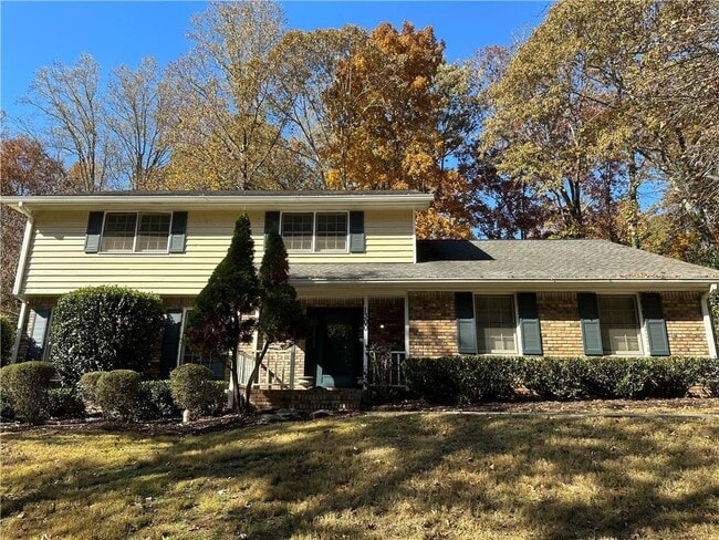 Building Photo - 1300 Northshore Dr