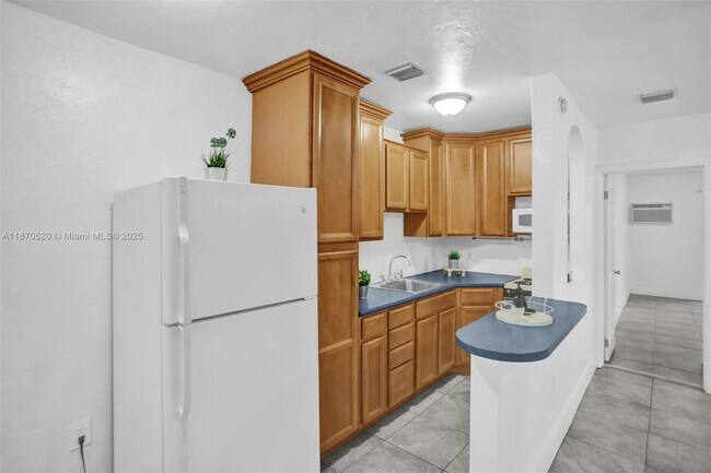 Building Photo - 1860 Venice Park Dr Unit 213