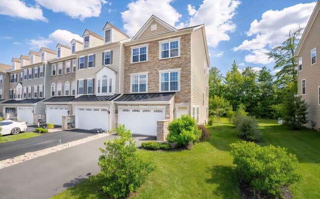Photo - Spacious End-Unit Townhome in Meridian Crossing | 2,850+ Sq Ft | Resort-Style Amenities