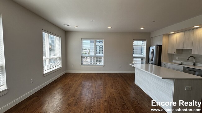 Photo - 1 Everett St Unidad 203