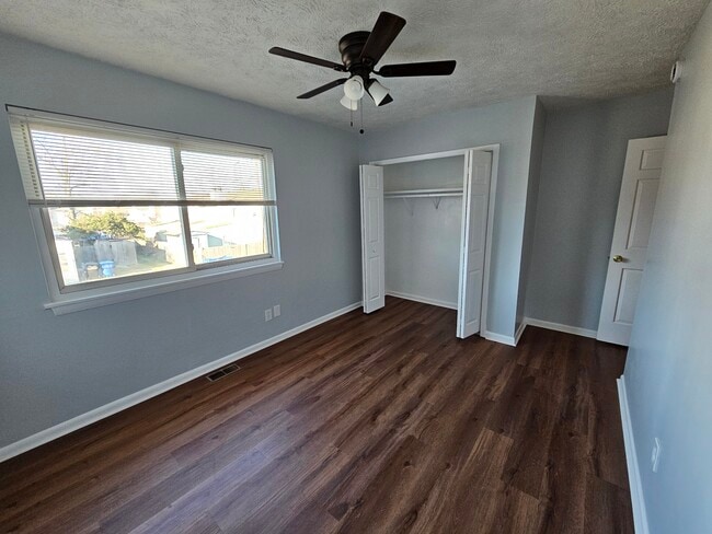 Dormitorio 2 - 5558 New Colony Dr