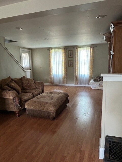 Photo - 412 Fillmore St W