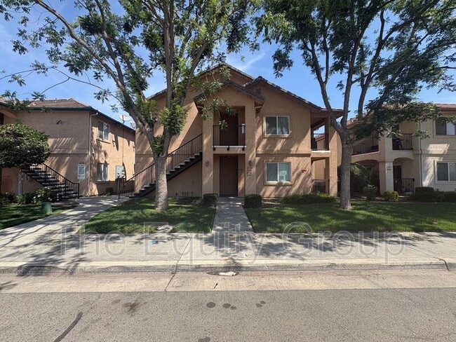 Building Photo - 2534 W Oriole Ave