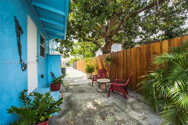 Photo - 227 NW 34th St Unit #2