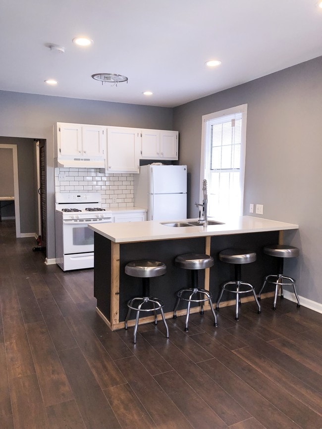 Building Photo - 3114 Orleans Ave Rental
