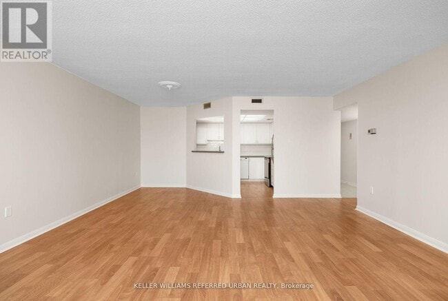 Photo - 255 The Donway W Unité 522