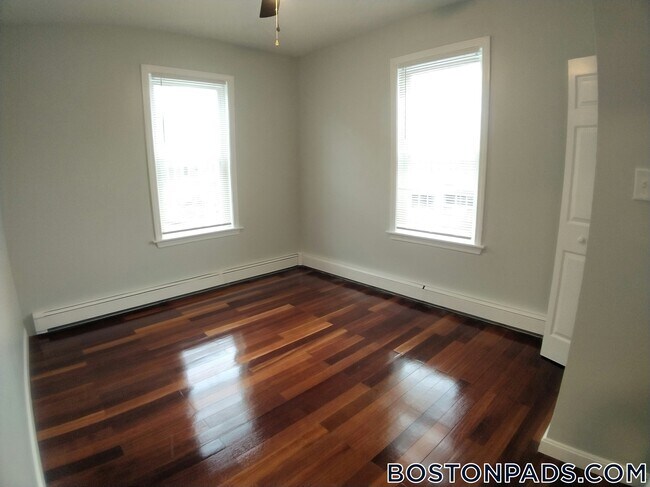 Photo - 108 Boston St Unidad 2