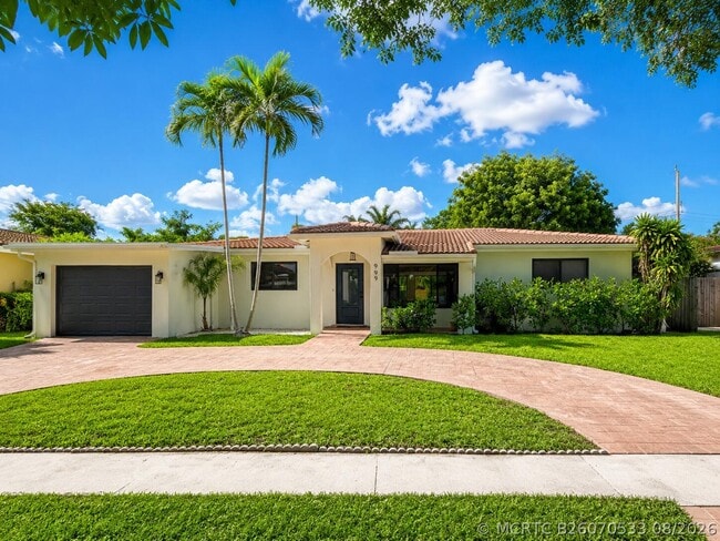 Photo - 909 SE 14th Dr