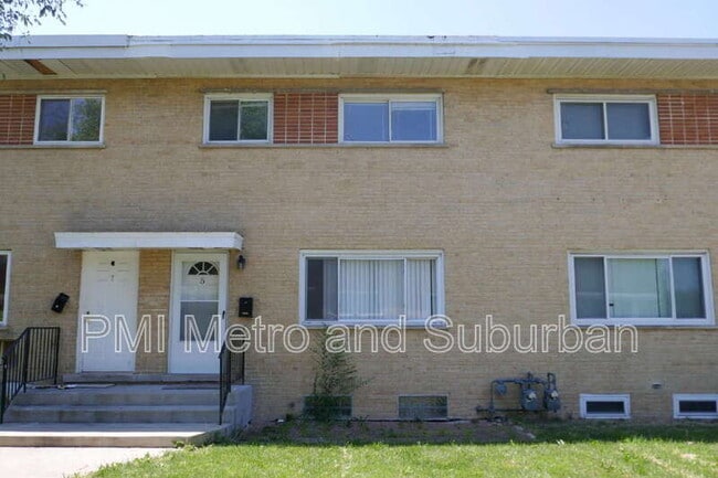 Building Photo - 5 E Judith Ann Dr