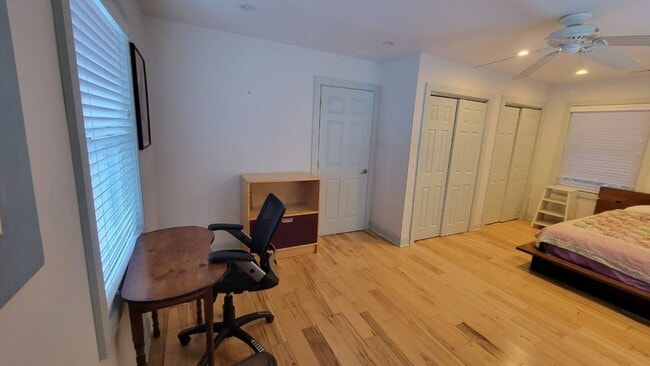 Photo - 4872 River Rd