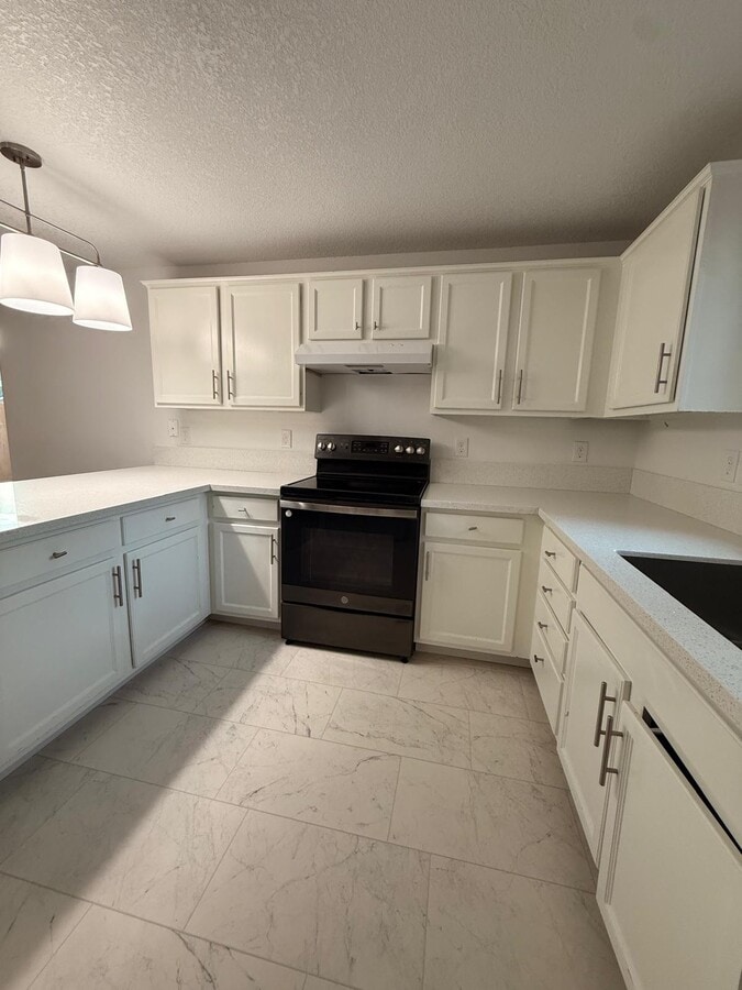 Photo - 1123 W 31st St