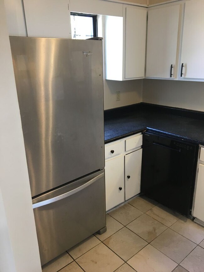 Photo - 2 Bedroom 2.5 Bath Townhome in Spicewood Townhome Community