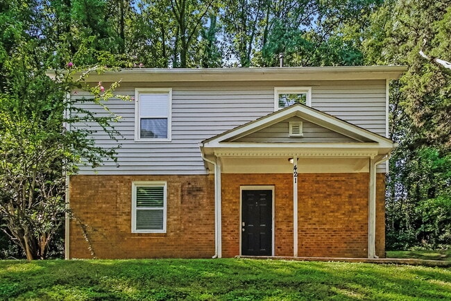 Building Photo - 421 Whispering Pines Dr Rental