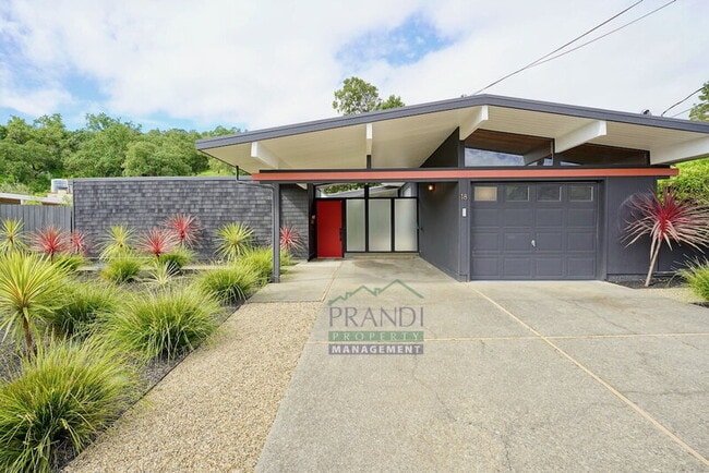 Building Photo - 18 Anchorage Ct