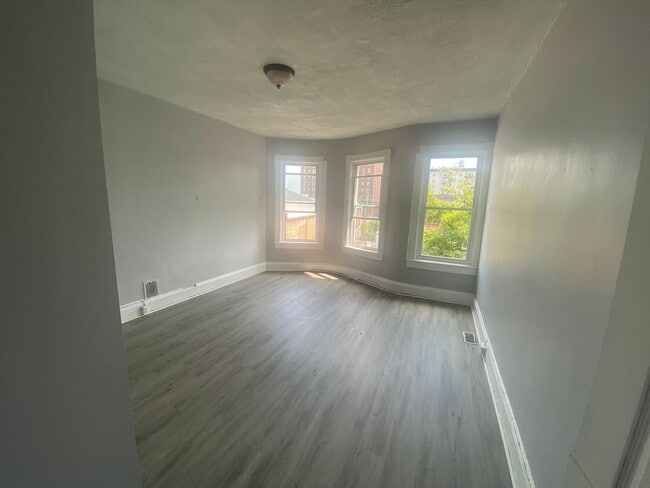 Building Photo - 2572 McCulloh St Unit 2572 McCulloh 3 Rental