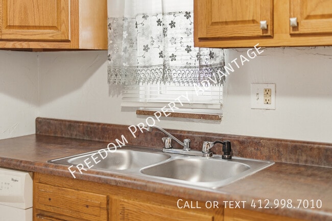 Photo - 2238 Lutz St