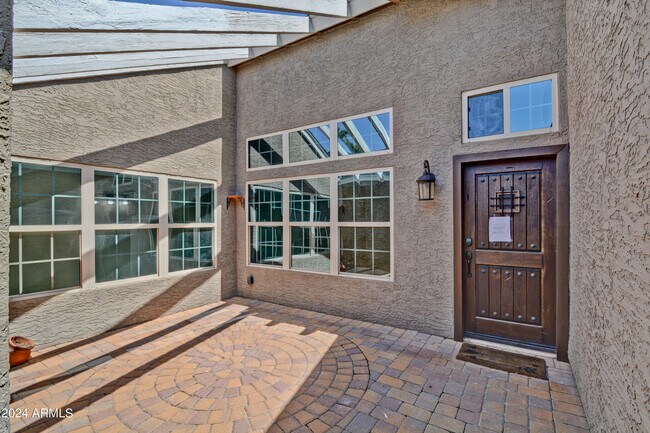 Photo - 5813 E Marconi Ave