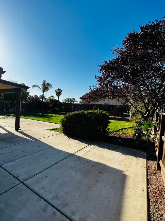 Photo - 1830 W Berkshire Ln