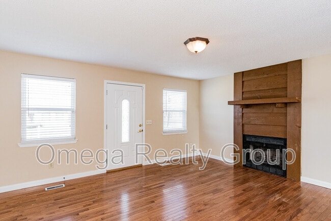 Photo - 1031 Oak Blvd