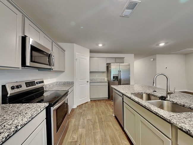 Photo - 302 Crooked Pne Ct