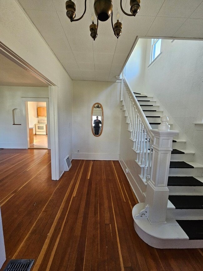 Photo - Spacious Home in the Slant Street Neighborhood