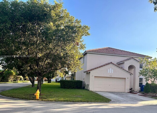 Building Photo - 11360 SW 20th St Rental
