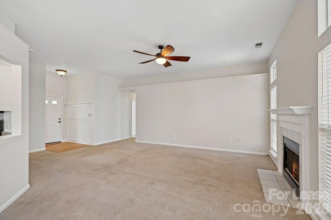Photo - 107 Canopy Ct